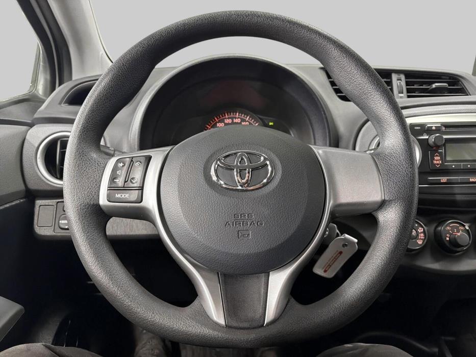TOYOTA Yaris 2012