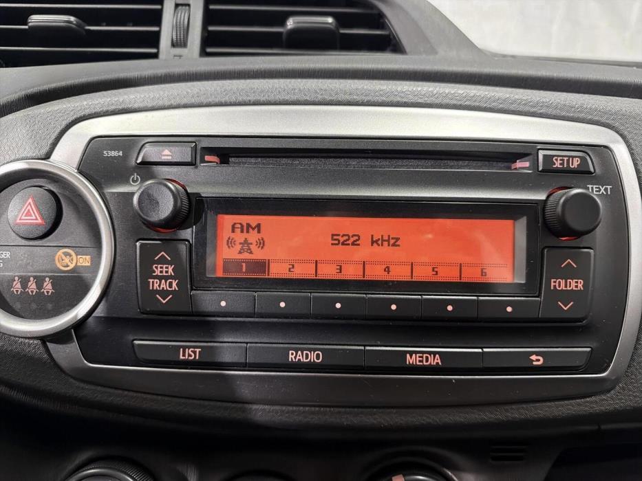 TOYOTA Yaris 2012