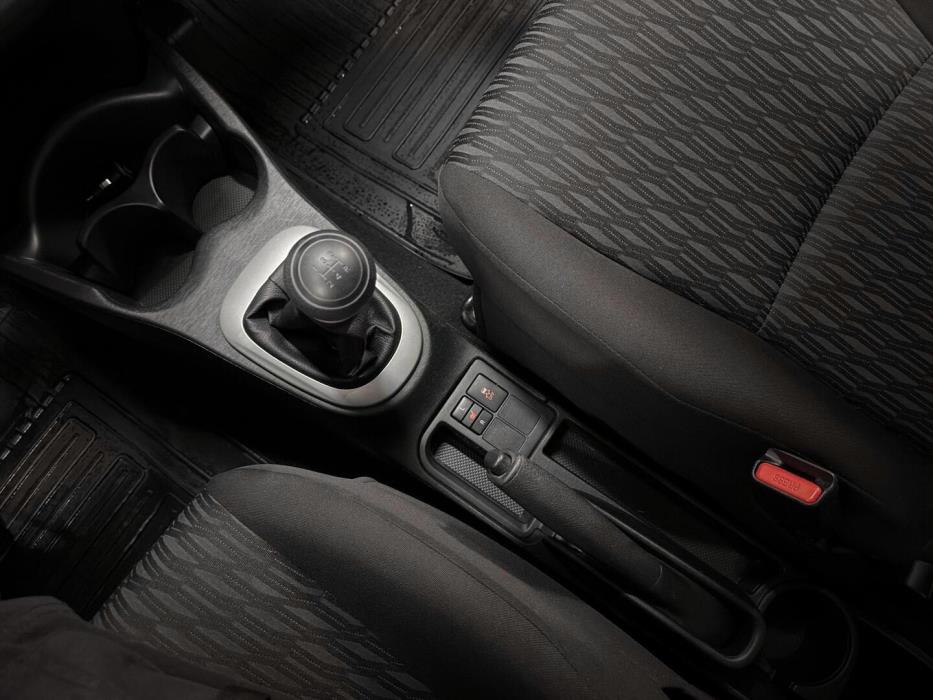 TOYOTA Yaris 2012