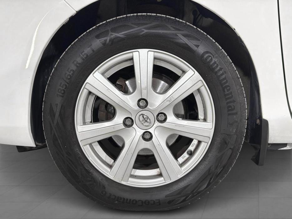 TOYOTA Yaris 2012