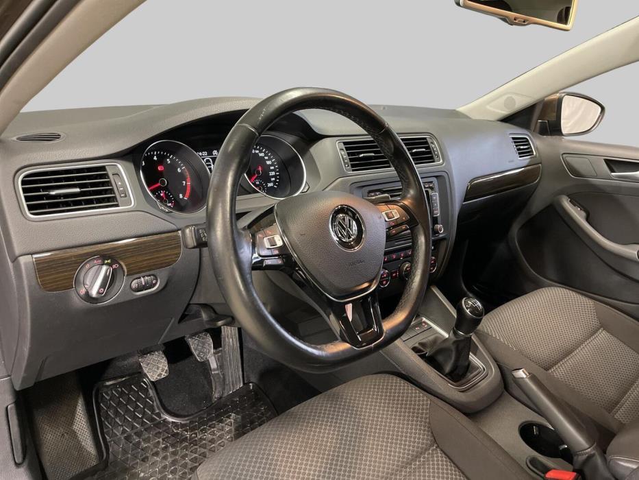 VOLKSWAGEN Jetta 2015