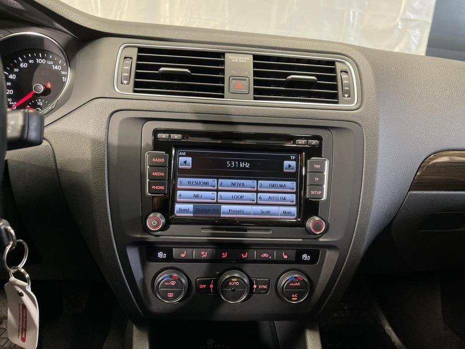 VOLKSWAGEN Jetta 2015