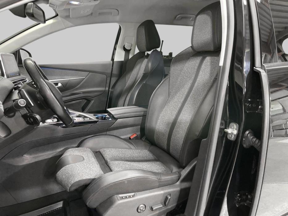 PEUGEOT 5008 2019