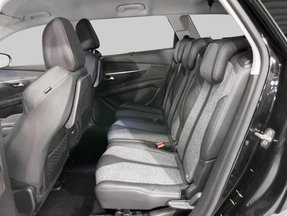 PEUGEOT 5008 2019