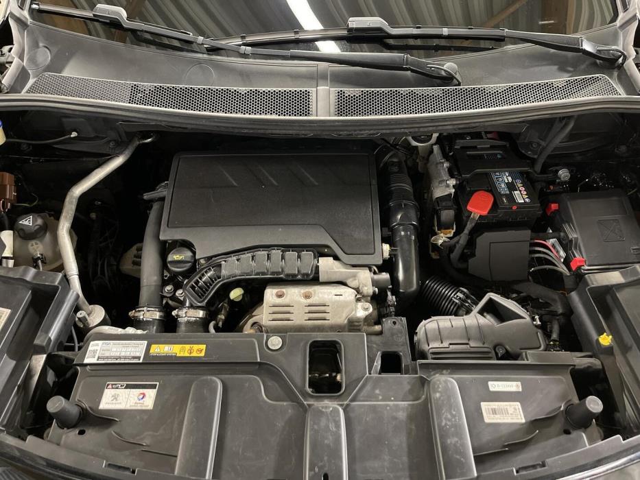 PEUGEOT 5008 2019