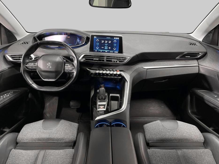 PEUGEOT 5008 2019
