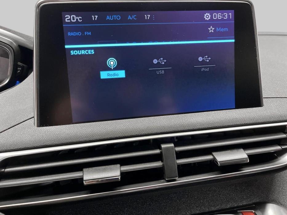 PEUGEOT 5008 2019