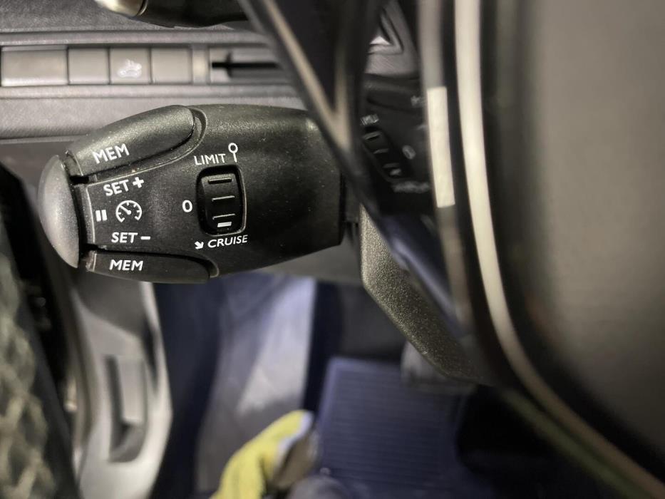 PEUGEOT 5008 2019