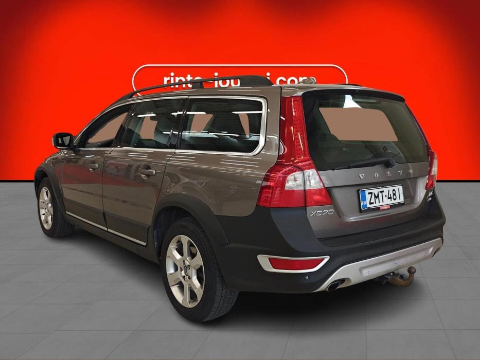 VOLVO XC70 2011