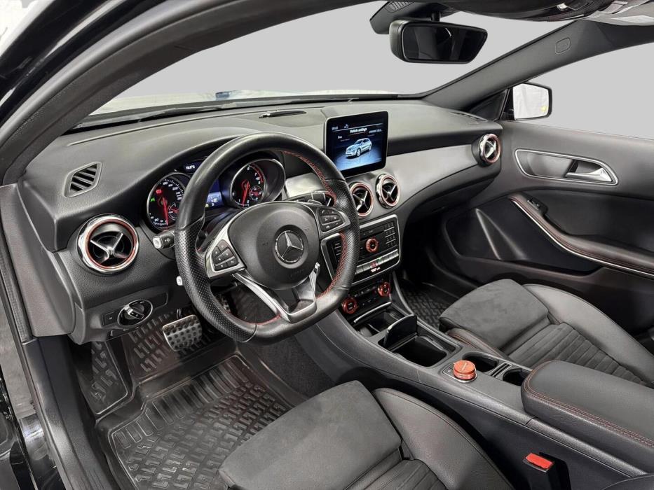 MERCEDES-BENZ GLA 2020