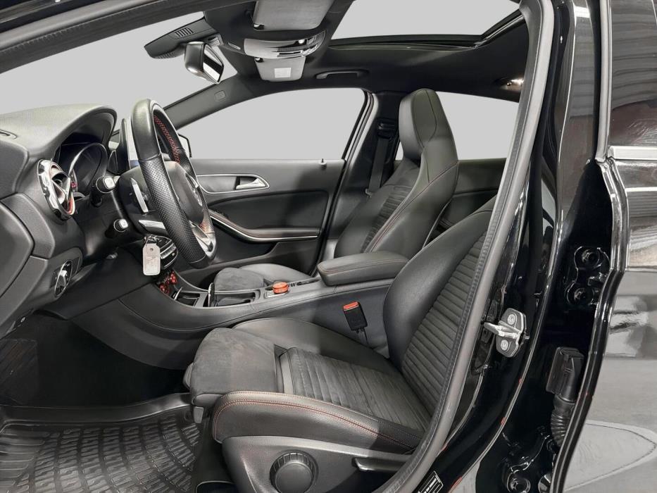 MERCEDES-BENZ GLA 2020