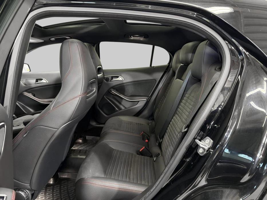MERCEDES-BENZ GLA 2020