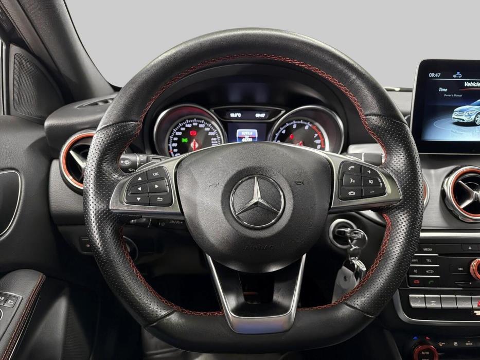 MERCEDES-BENZ GLA 2020