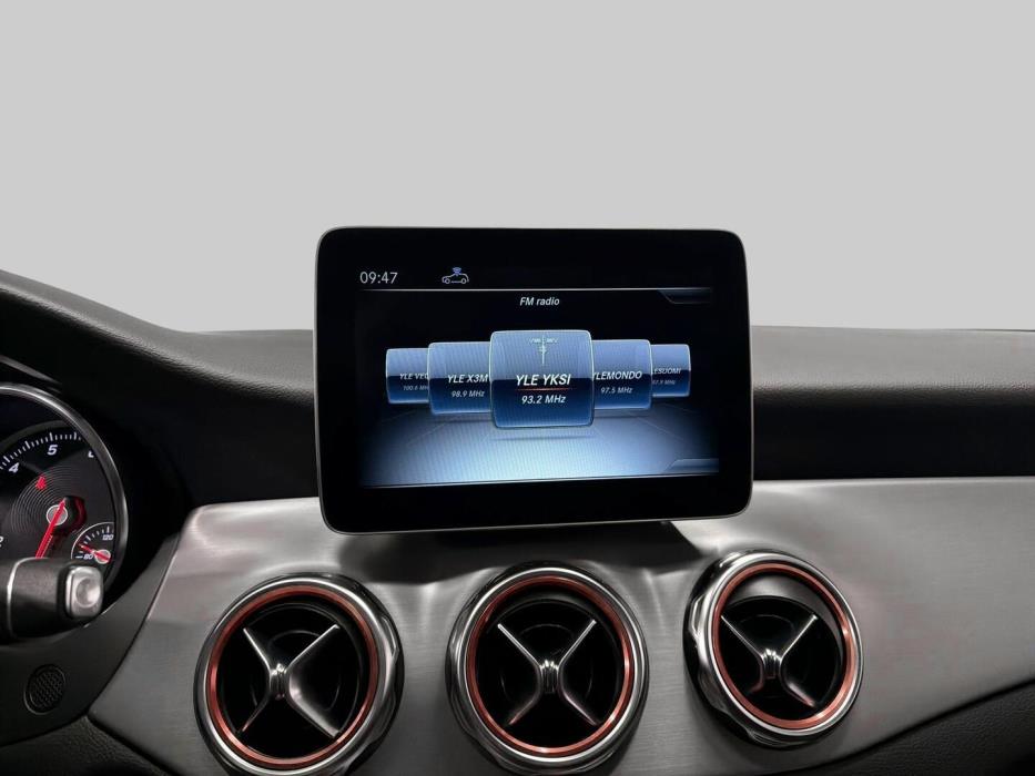 MERCEDES-BENZ GLA 2020