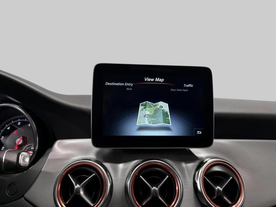 MERCEDES-BENZ GLA 2020