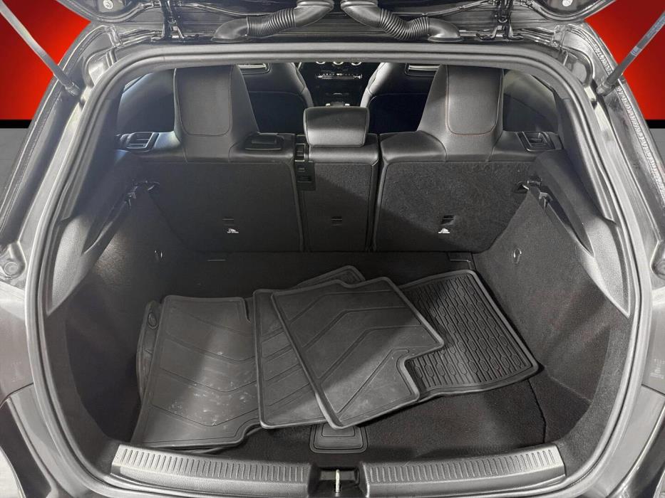 MERCEDES-BENZ A 2019