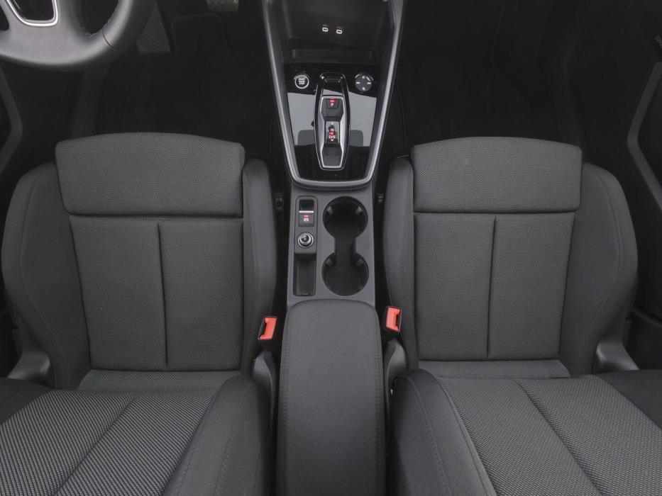 AUDI A3 2025
