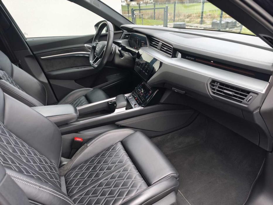 AUDI E-TRON 2021
