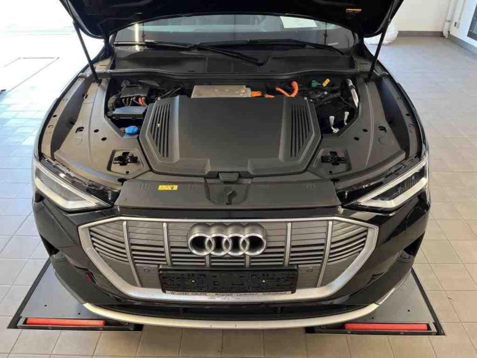 AUDI E-TRON 2022