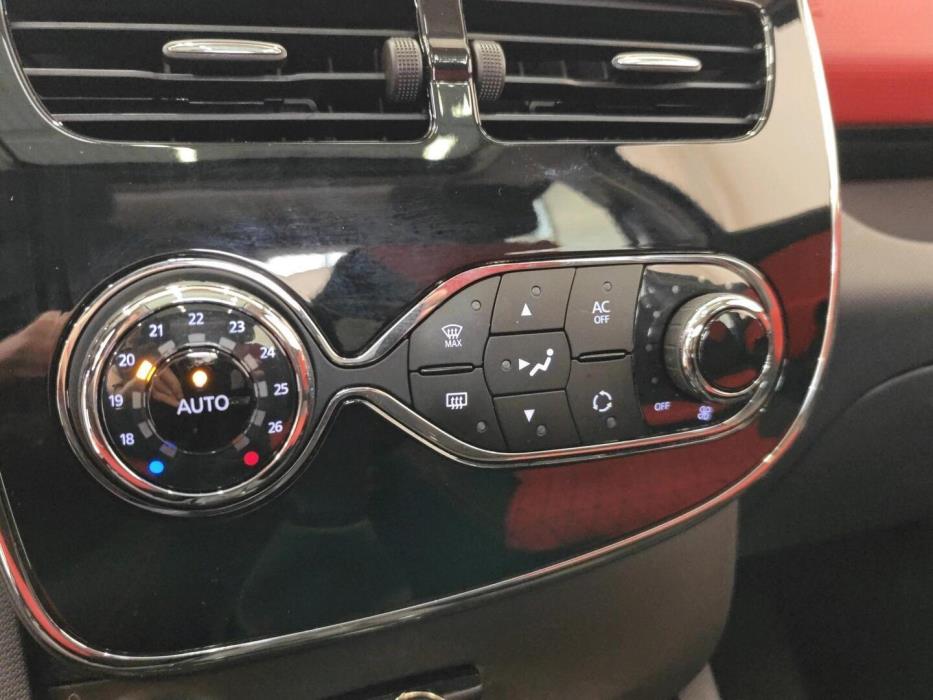 RENAULT Clio 2013