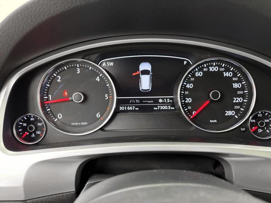VOLKSWAGEN Touareg 2014