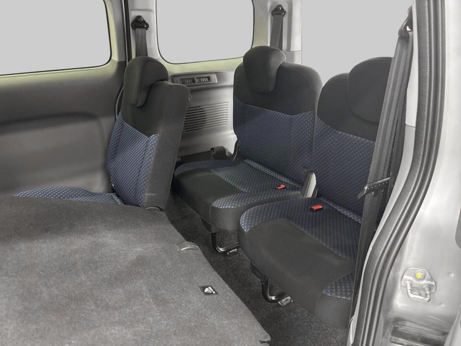 NISSAN NV200 2015