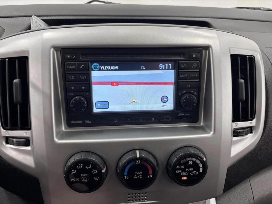 NISSAN NV200 2015