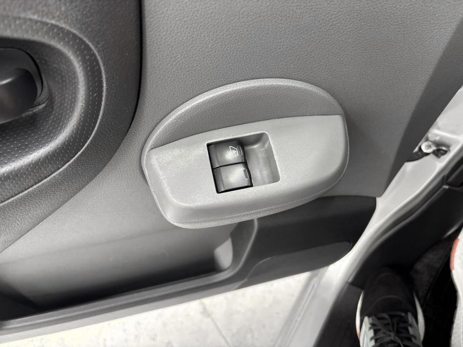 NISSAN NV200 2015