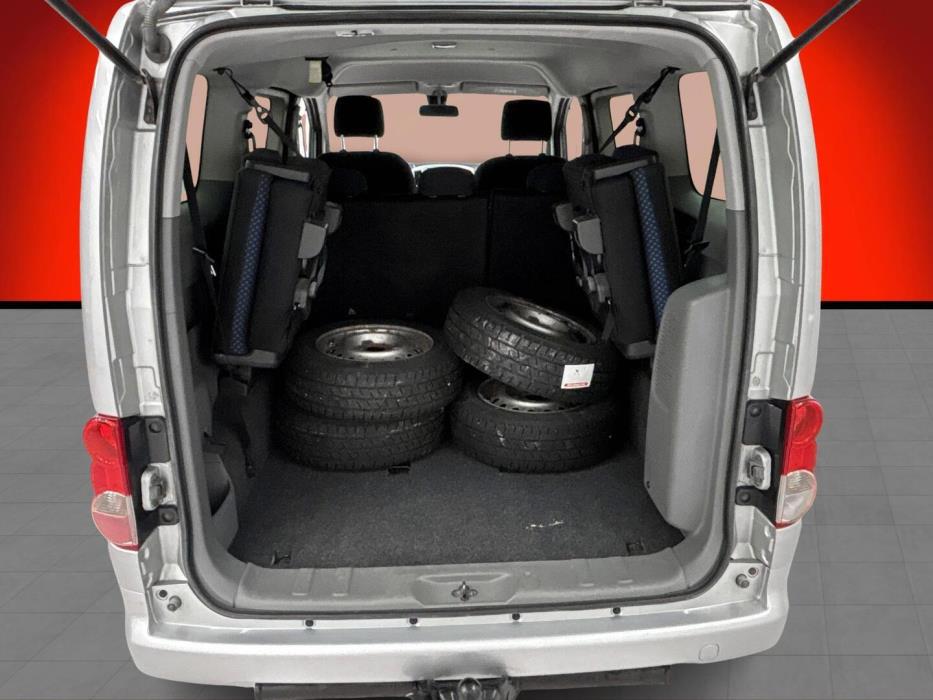 NISSAN NV200 2015