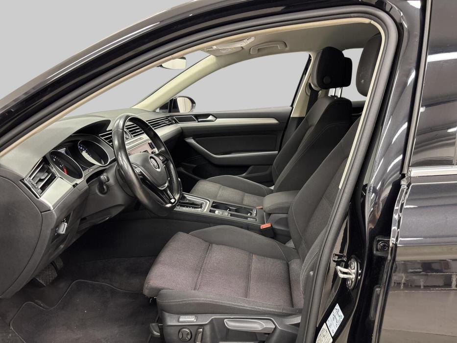 VOLKSWAGEN Passat 2019