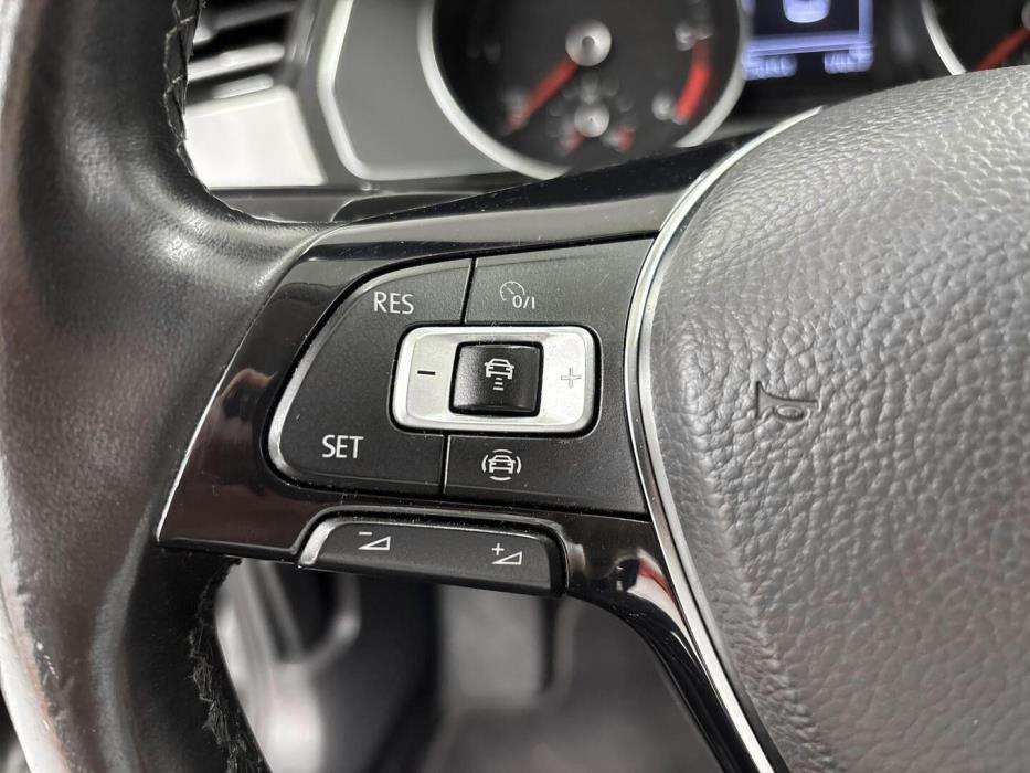 VOLKSWAGEN Passat 2019