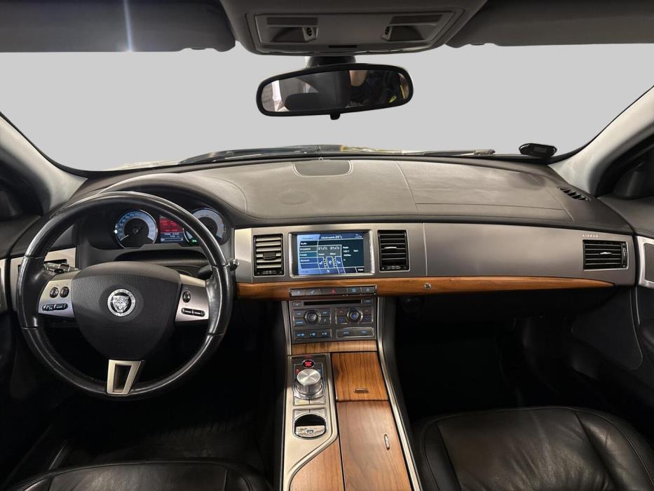 JAGUAR XF 2010