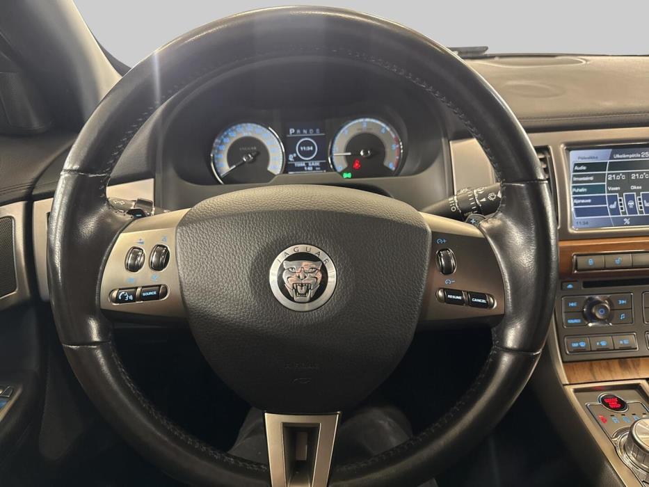 JAGUAR XF 2010