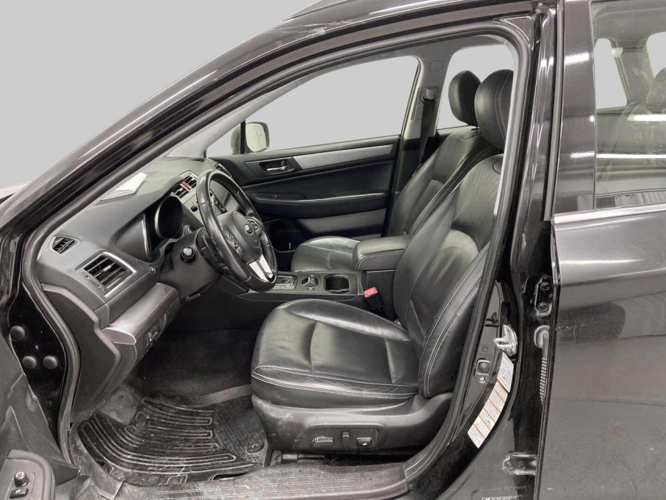 SUBARU Outback 2015