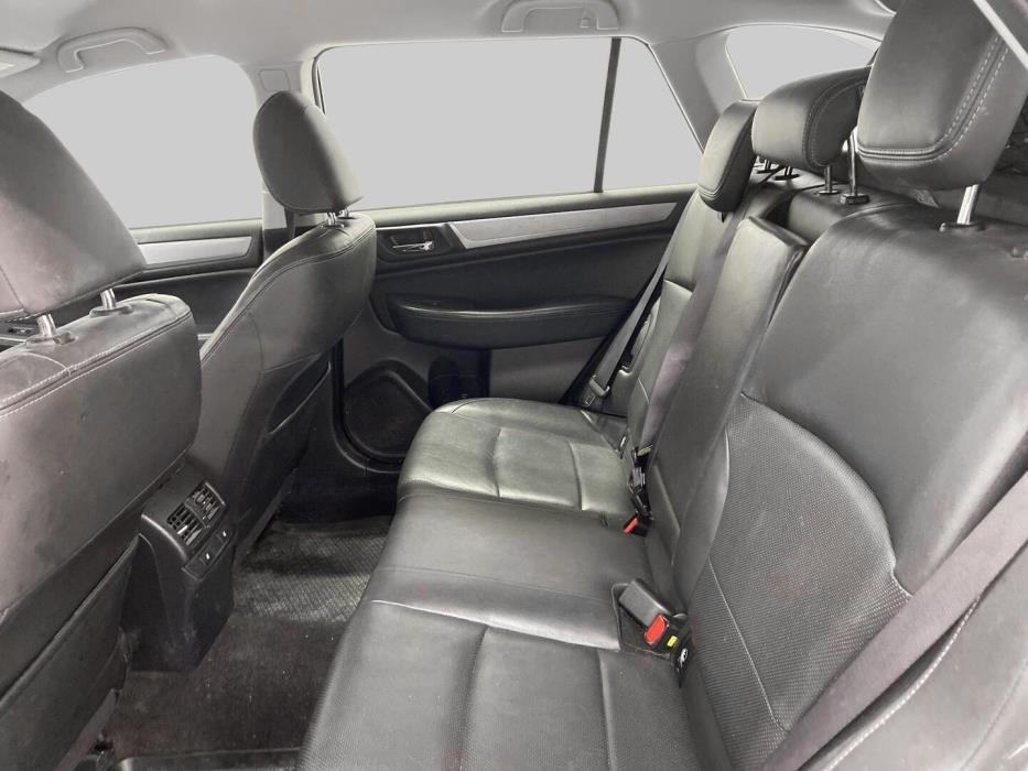 SUBARU Outback 2015