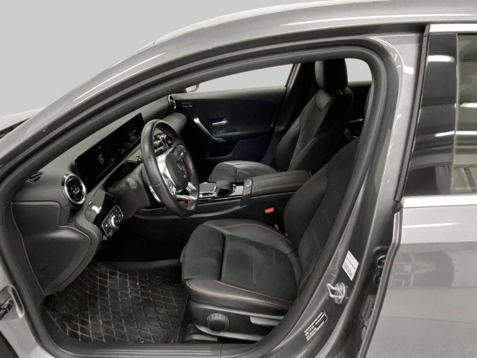 MERCEDES-BENZ A 2020