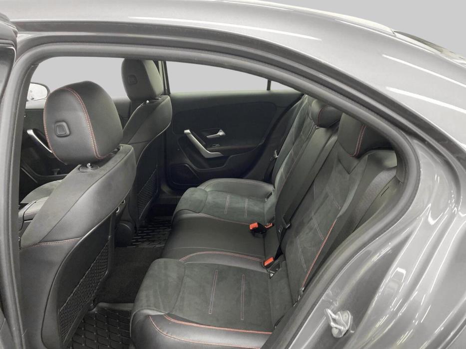 MERCEDES-BENZ A 2020