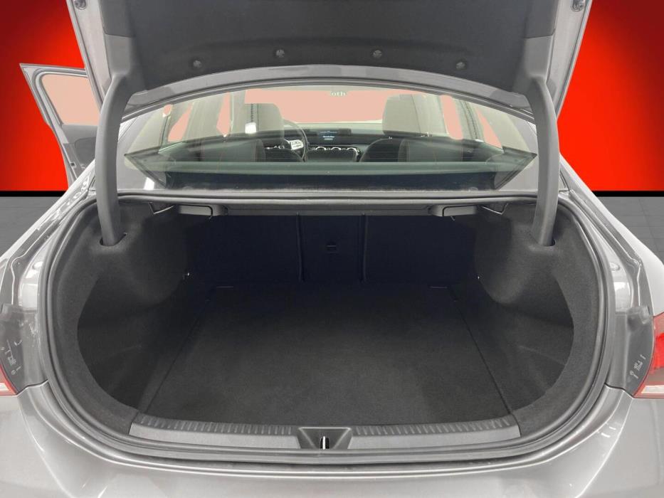 MERCEDES-BENZ A 2020