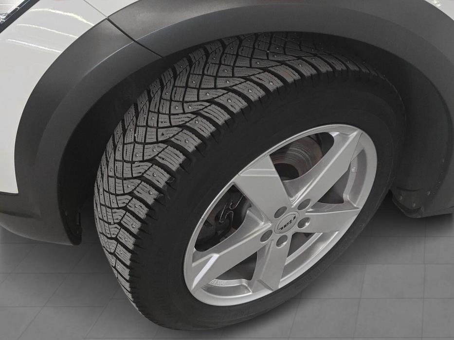 VOLVO V90 Cross Country 2017