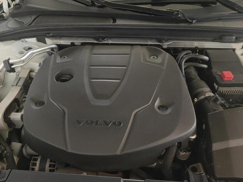 VOLVO V90 Cross Country 2017