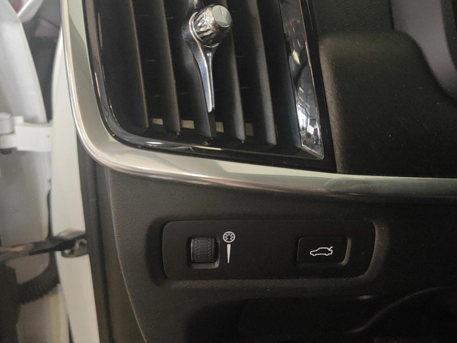 VOLVO V90 Cross Country 2017