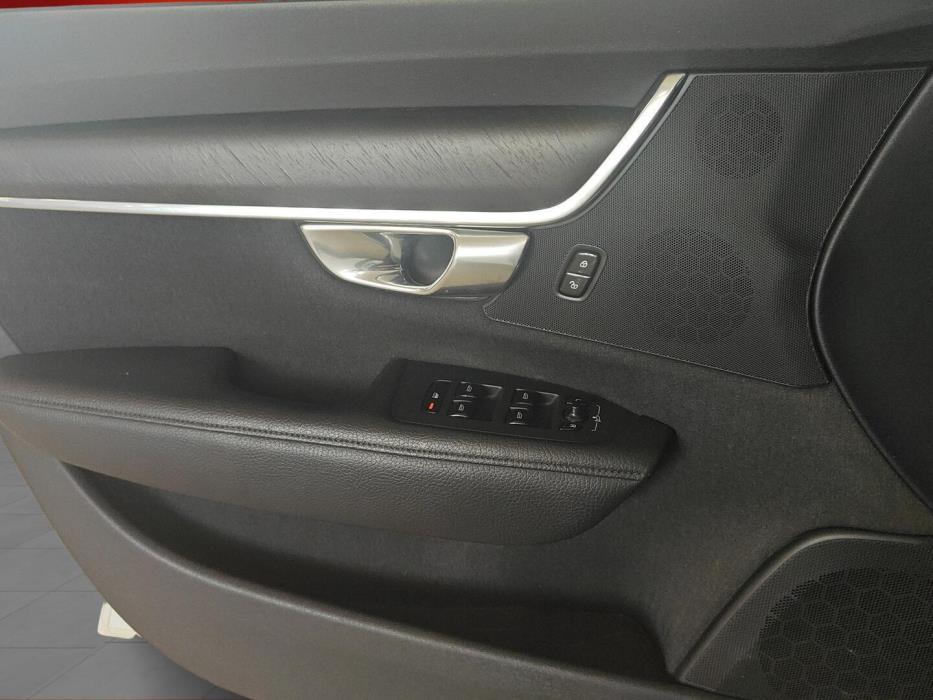 VOLVO V90 Cross Country 2017