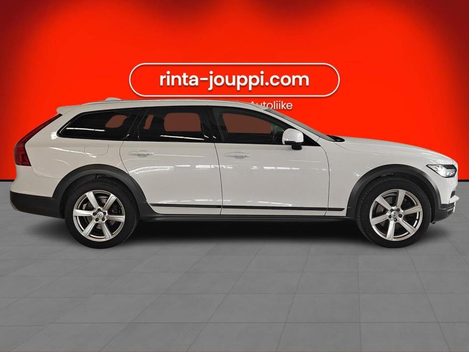 VOLVO V90 Cross Country 2017