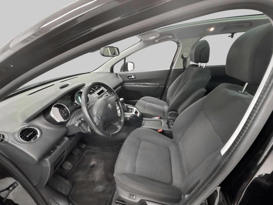 PEUGEOT 5008 2015