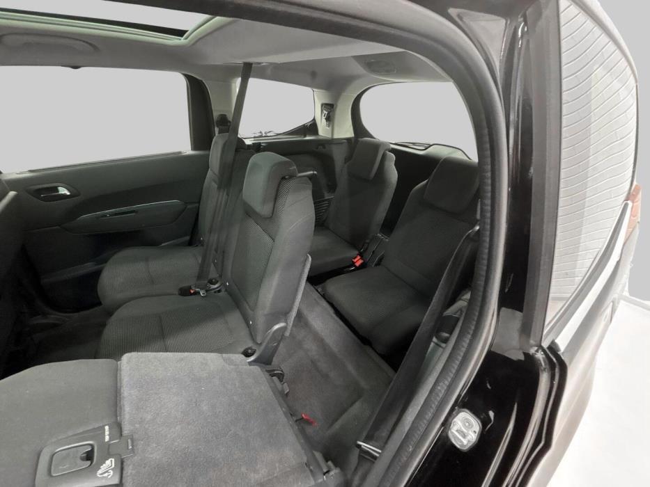 PEUGEOT 5008 2015