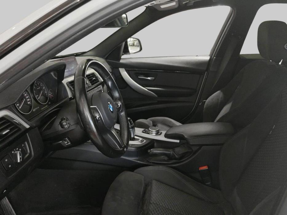 BMW 330e 2017