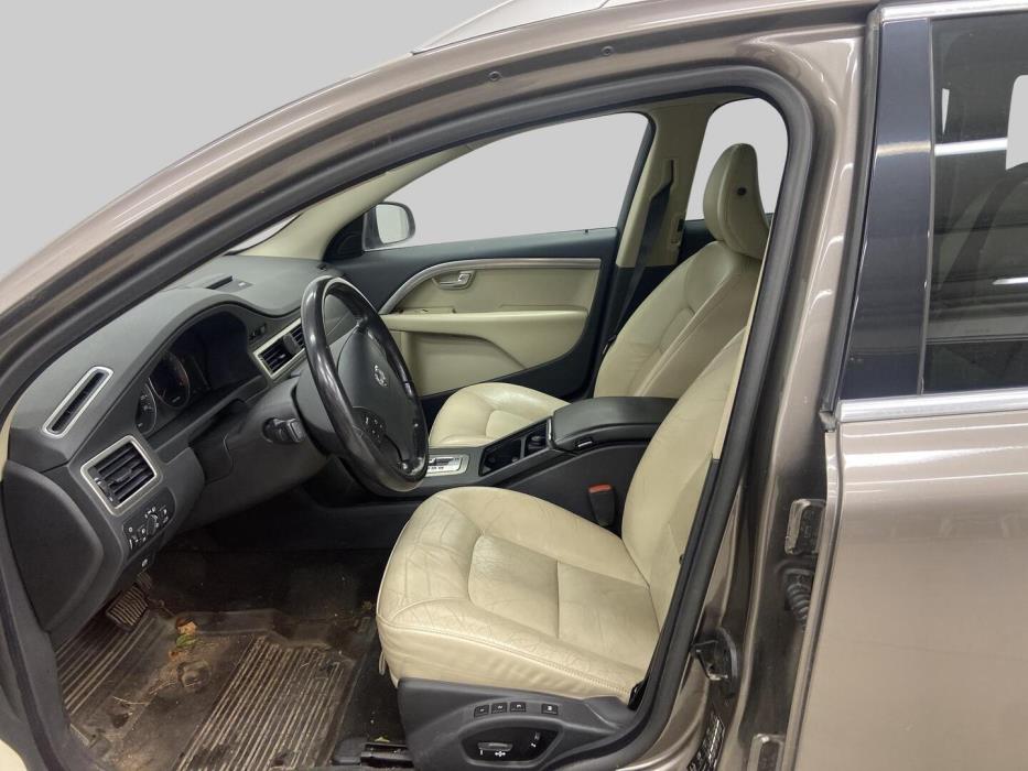 VOLVO V70 2008
