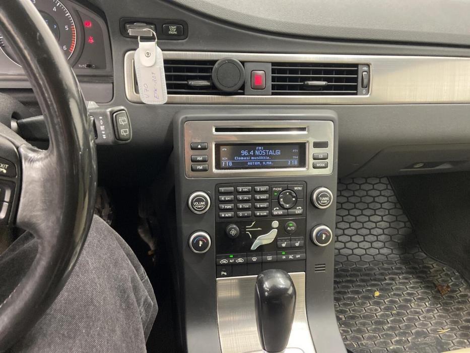 VOLVO V70 2008