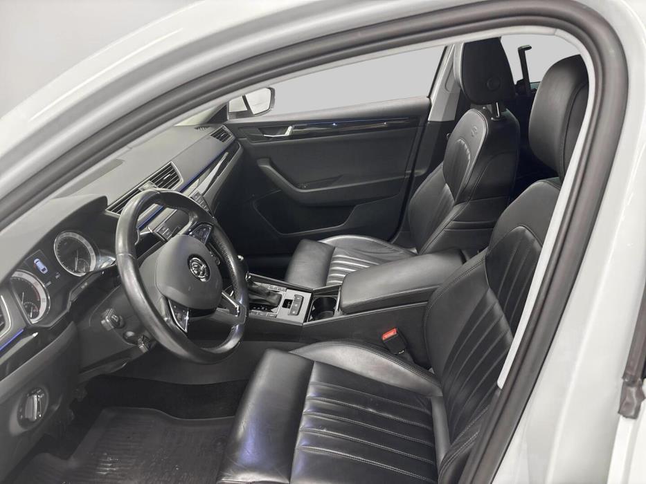 SKODA Superb 2016