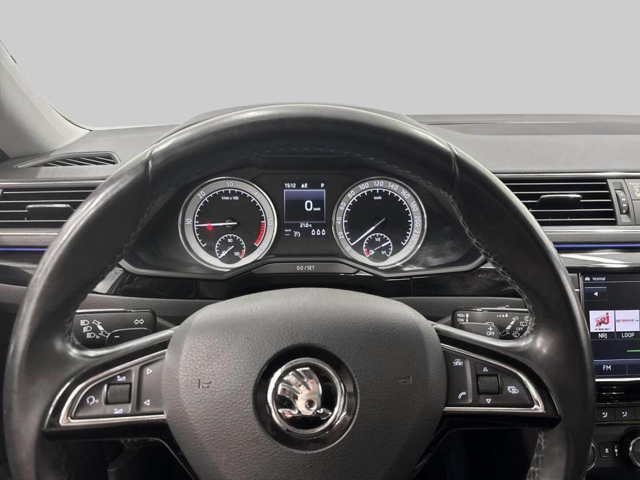 SKODA Superb 2016